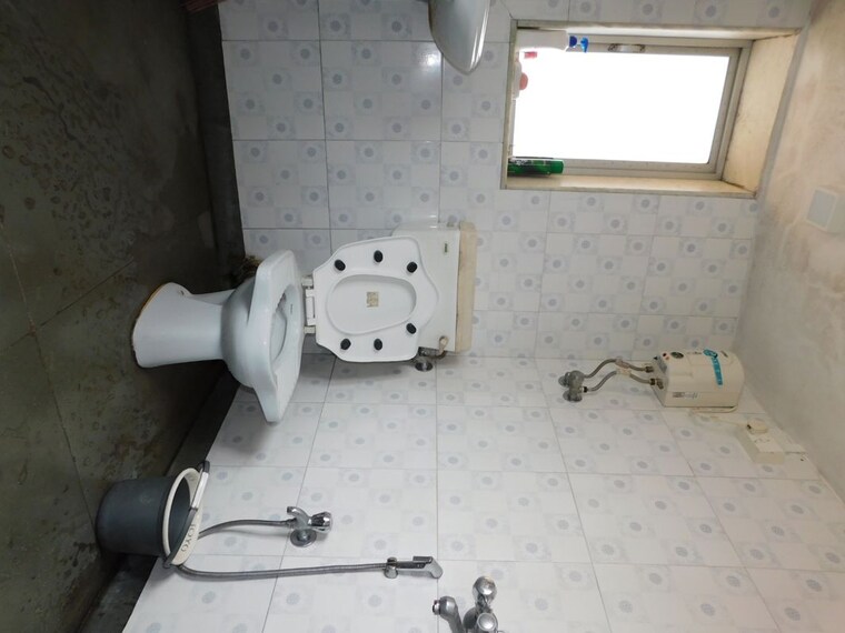 Bathroom, tardeo Studio 391 Sq.Ft. Apartment In Tardeo Mumbai 10449881