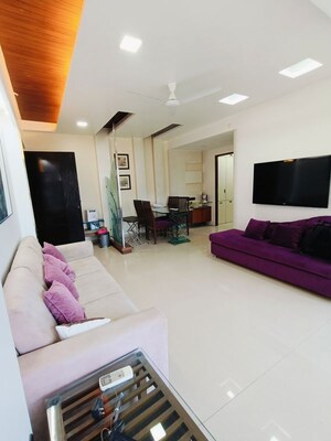 2 BHK Apartment For Rent in Asara CHS, Khar West