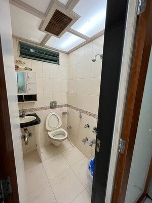 Bathroom in 1 BHK Apartment at Maker Tower, Cuffe Parade – for Sale