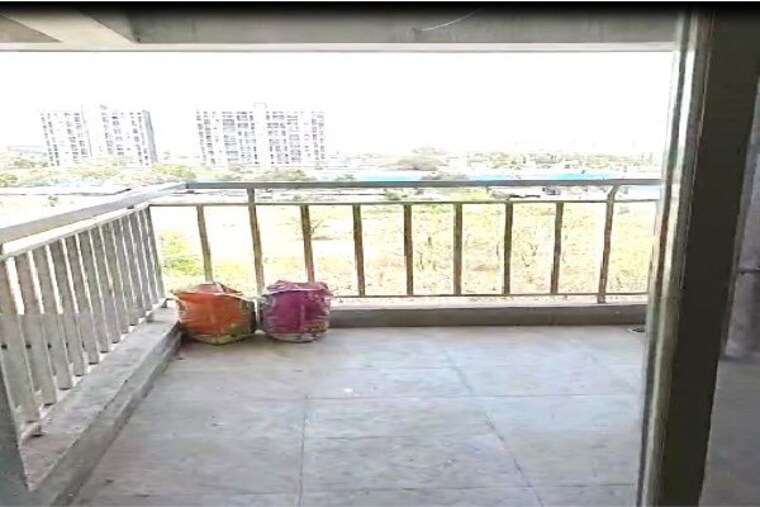 Balcony, mantra-insignia 1.5 Bedroom 680 Sq.Ft. Apartment In Mundhwa Pune 10449922