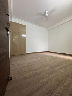 1 BHK + Servant Room Apartment For Rent in Chattarpur