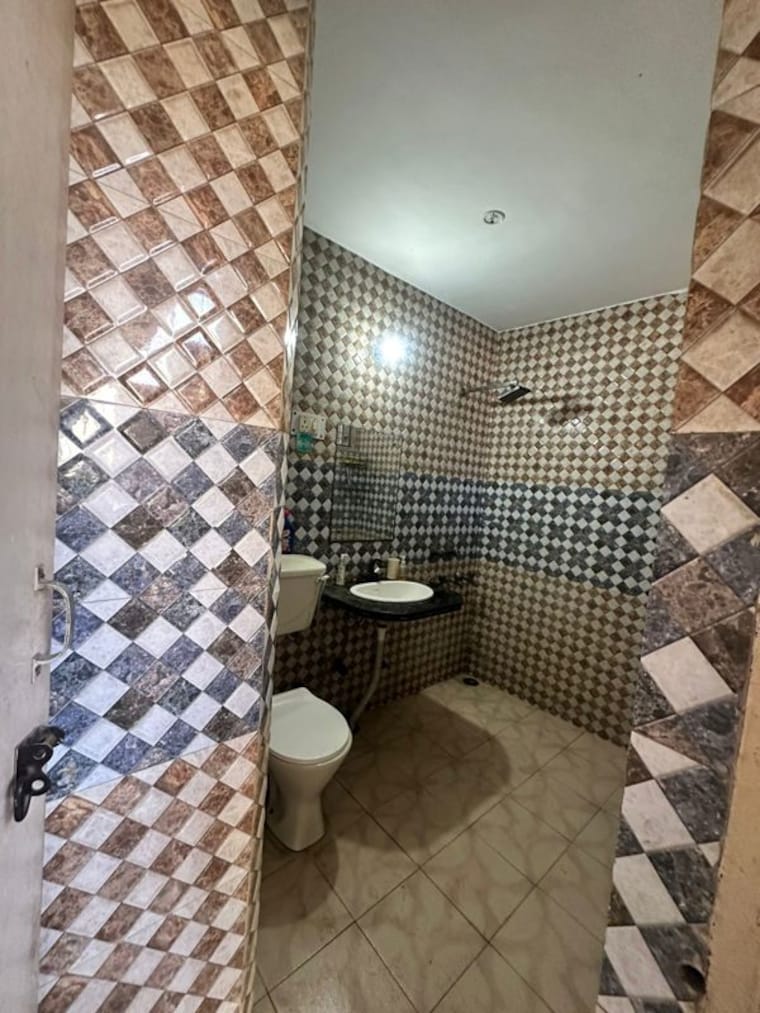 Bathroom, rwa-apartments 2 Bedroom 850 Sq.Ft. Builder Floor In Sector 31 Noida 10450000