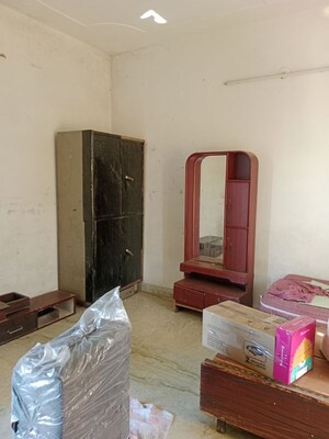 1 RK Builder Floor For Rent in Sector 18