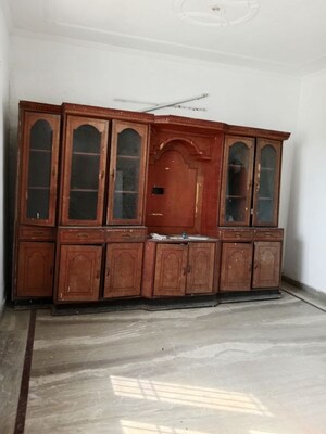 Room in 2 BHK Builder Floor at Sector 18 – for Rent