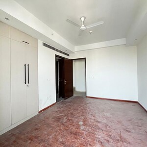 Room in 3.5 BHK Apartment at Mahagun Mezzaria, Sector 78 – for Rent