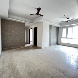 Room in 3.5 BHK Apartment at Mahagun Mezzaria, Sector 78 – for Rent