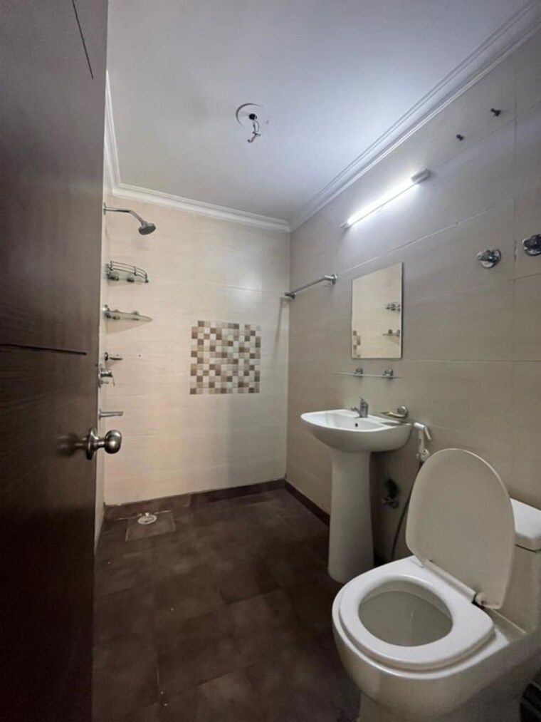 Bathroom, mahagun-mirabella-highrise 4 Bedroom 2575 Sq.Ft. Apartment In Sector 79 Noida 10450016