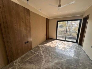 Bedroom in 4 BHK Builder Floor at Sector 57 – for Rent