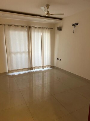 Room in 4 BHK Builder Floor at Sector 57 – for Rent