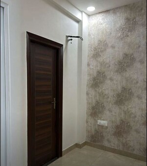 Room in 3 BHK Apartment at HLP Palmillas, Vip Road – for Rent
