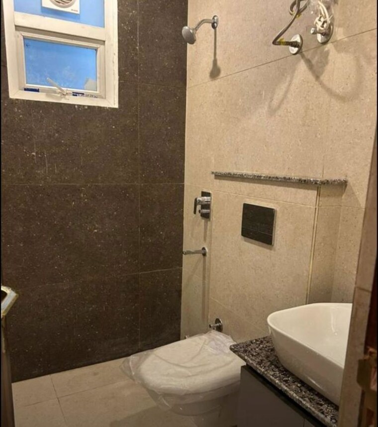 Bathroom, hlp-palmillas 3 Bedroom 1230 Sq.Ft. Apartment In Vip Road Zirakpur 10450050