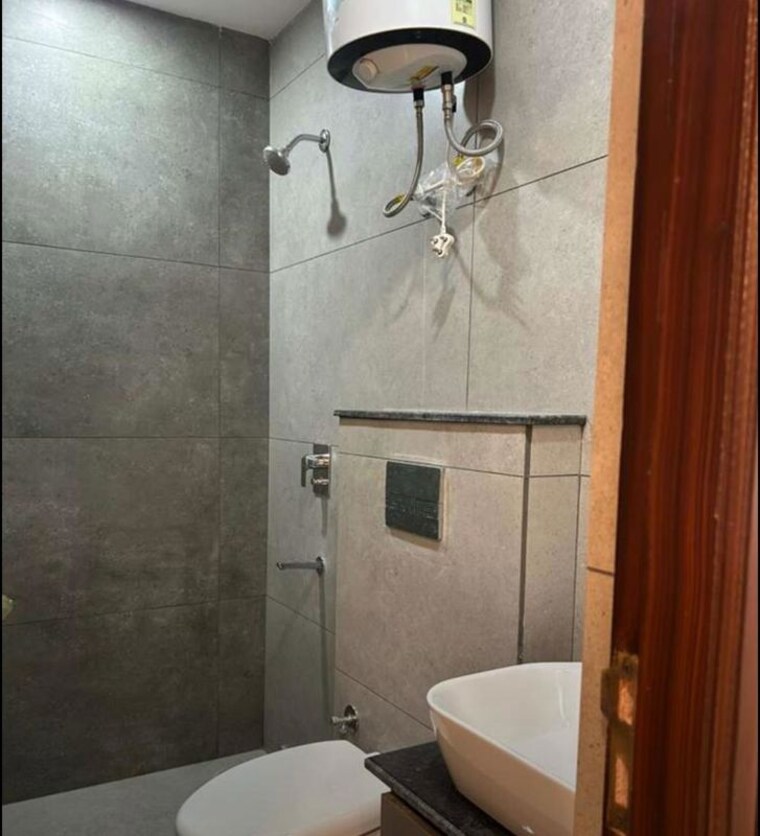 Bathroom, hlp-palmillas 3 Bedroom 1230 Sq.Ft. Apartment In Vip Road Zirakpur 10450050