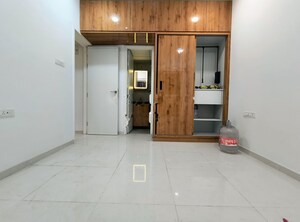 Room in 2 BHK Apartment at Godrej Boulevard, Manjari – for Rent