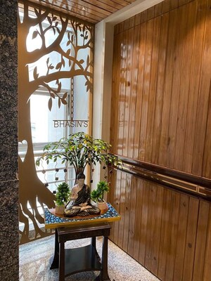 Furnished Amenities in 4 BHK Apartment at Sector 27 – for Sale