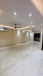 4 BHK + Servant Room 2700 Sq.Ft. Builder Floor in DLF City Phase IV