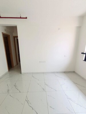 Room in 2 BHK Apartment at Mahindra Nestalgia, Pimpri – for Rent