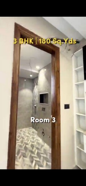 Furnished Amenities in 3 BHK Builder Floor at BPTP District 3, Sector 85 – for Sale