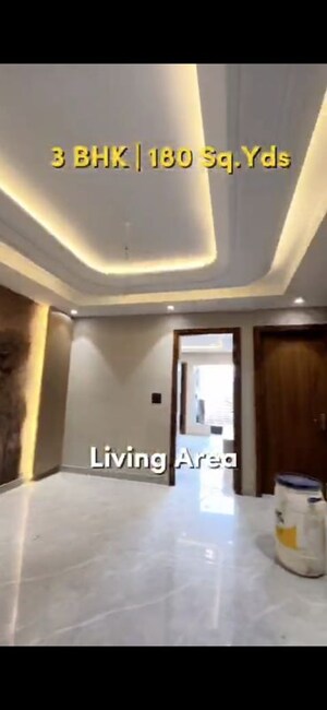 Living Room in 3 BHK Builder Floor at BPTP District 3, Sector 85 – for Sale