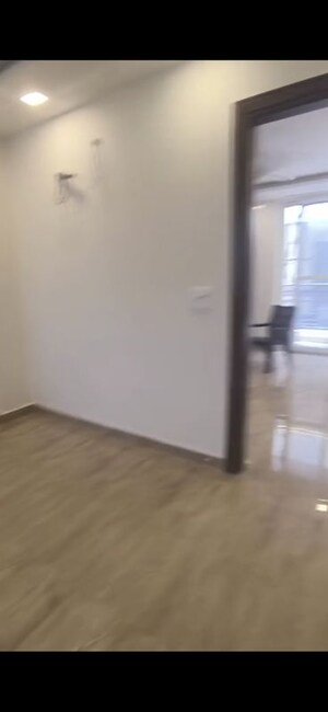 Room in 3 BHK Builder Floor at BPTP District Phase 2, Sector 84 – for Rent
