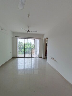 Room in 2 BHK Apartment at Mahindra Royale, Pimpri – for Rent