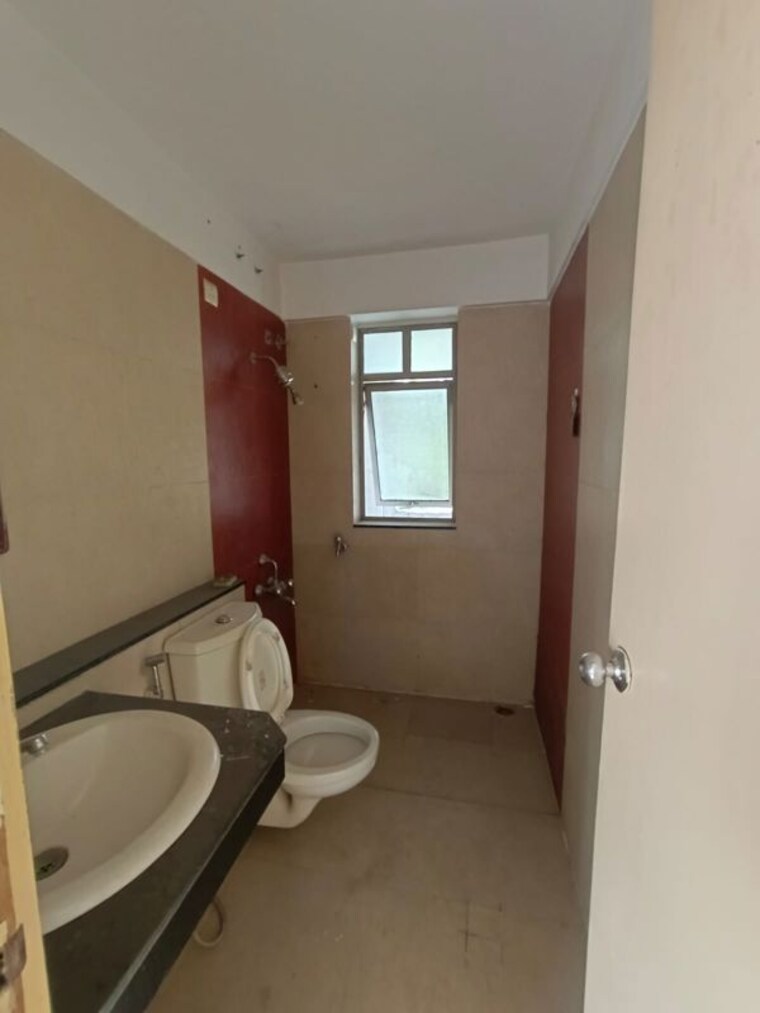 Bathroom, mahindra-royale 2 Bedroom 1000 Sq.Ft. Apartment In Pimpri Pune 10450146