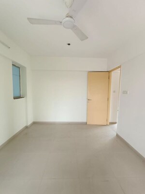 Room in 2 BHK Apartment at Mahindra Royale, Pimpri – for Rent