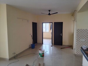 Room in 2 BHK Apartment at Piyush Heights, Sector 89 – for Rent