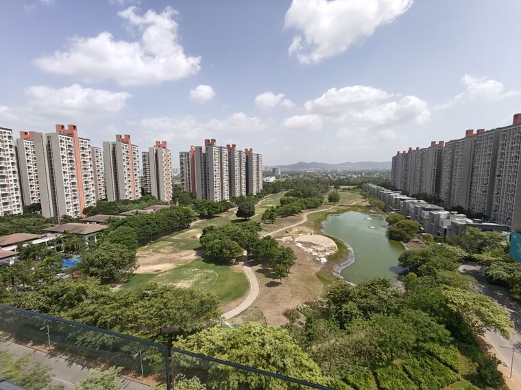 Garden, lodha-belmondo 1 Bedroom 500 Sq.Ft. Apartment In Gahunje Pune 10450247