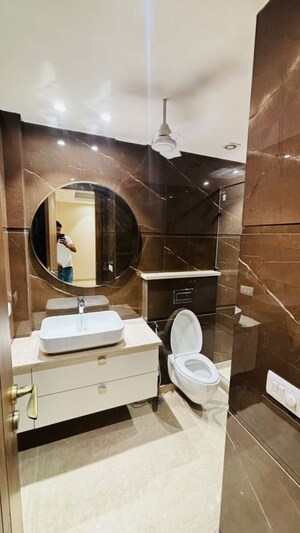 Bathroom in 4 BHK Builder Floor at Old Dlf – for Sale