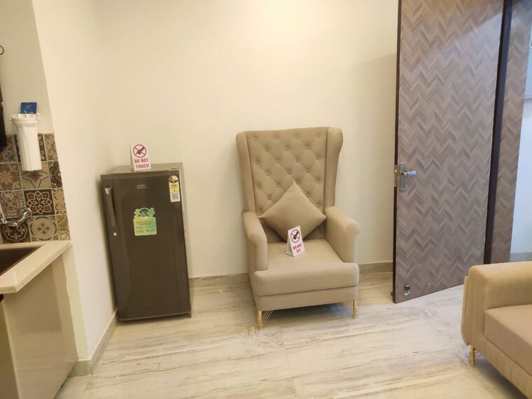 Room, sector 1 3 Bedroom 1400 Sq.Ft. Builder Floor In Sector 1 Noida 10450289