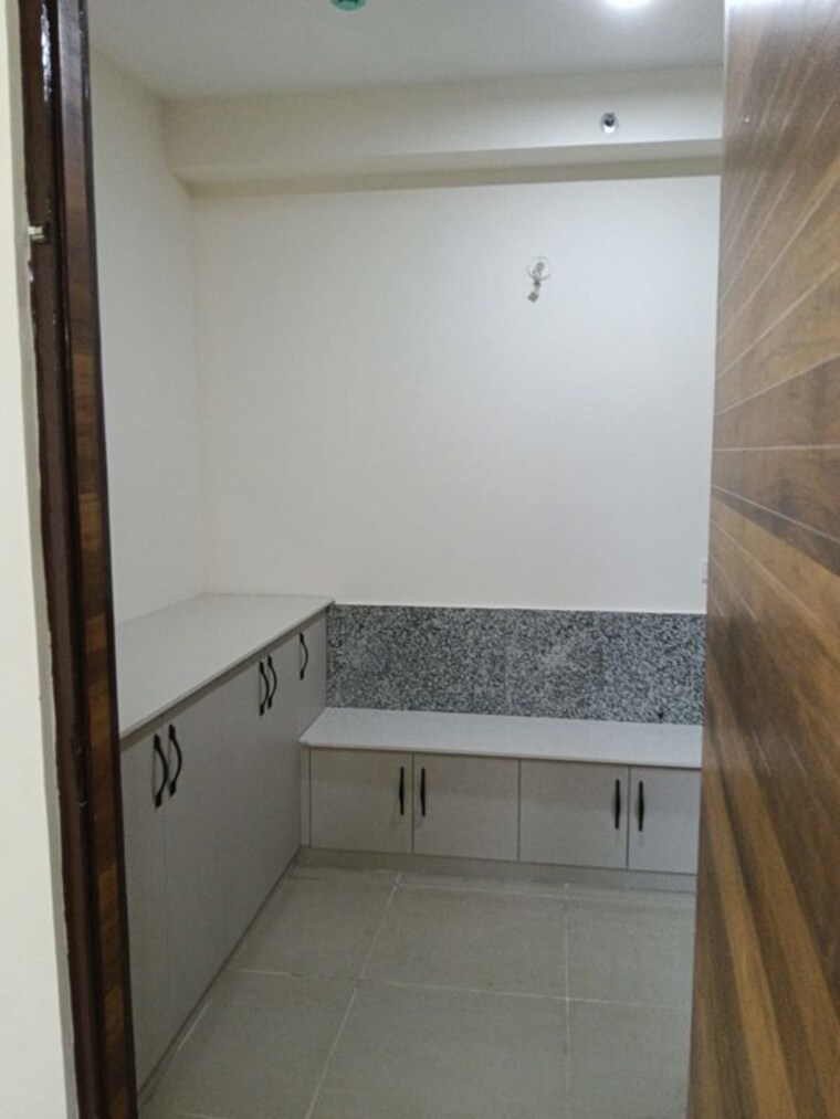 undefined, sector 82 3 Bedroom 1700 Sq.Ft. Apartment In Sector 82 Noida 10450326