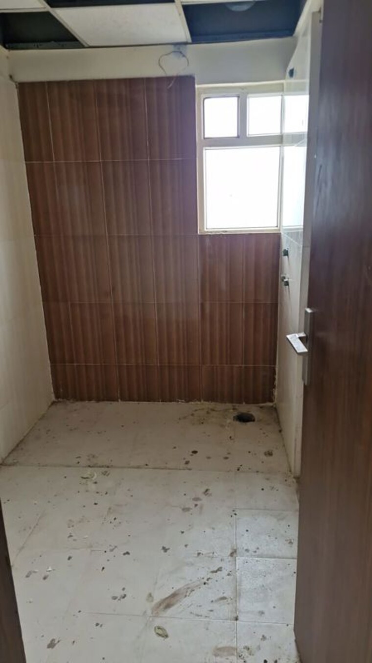 Room, sector 82 3 Bedroom 1700 Sq.Ft. Apartment In Sector 82 Noida 10450350
