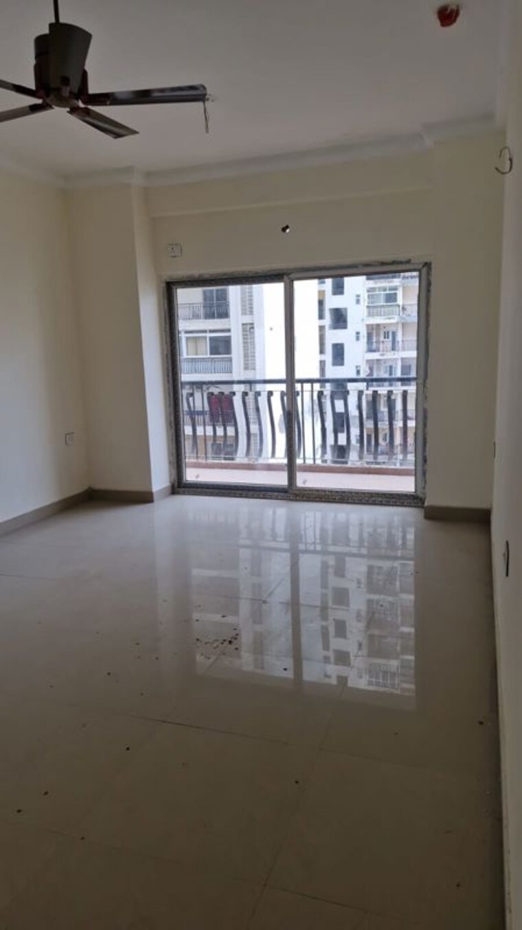 Room, sector 82 3 Bedroom 1700 Sq.Ft. Apartment In Sector 82 Noida 10450350
