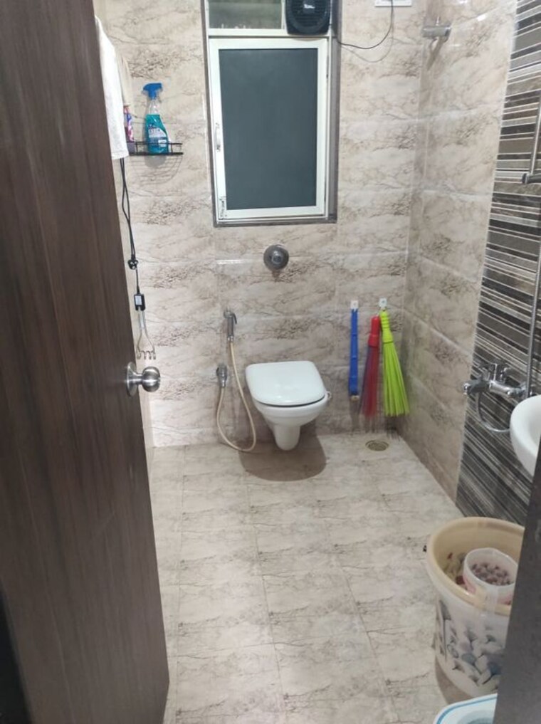 Bathroom, crescent-solitaire 1 Bedroom 500 Sq.Ft. Apartment In Sakinaka Mumbai 10450378