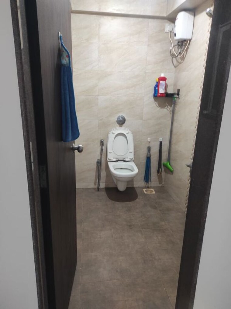 Bathroom, crescent-solitaire 1 Bedroom 500 Sq.Ft. Apartment In Sakinaka Mumbai 10450378