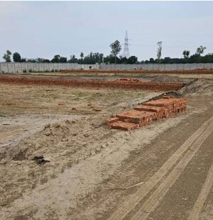  Plot For Sale in Pallavpuram