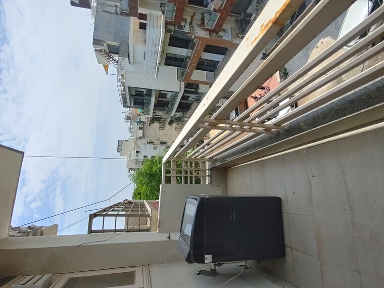 Balcony, sector 52 2 Bedroom 450 Sq.Ft. Builder Floor In Sector 52 Gurgaon 10450397