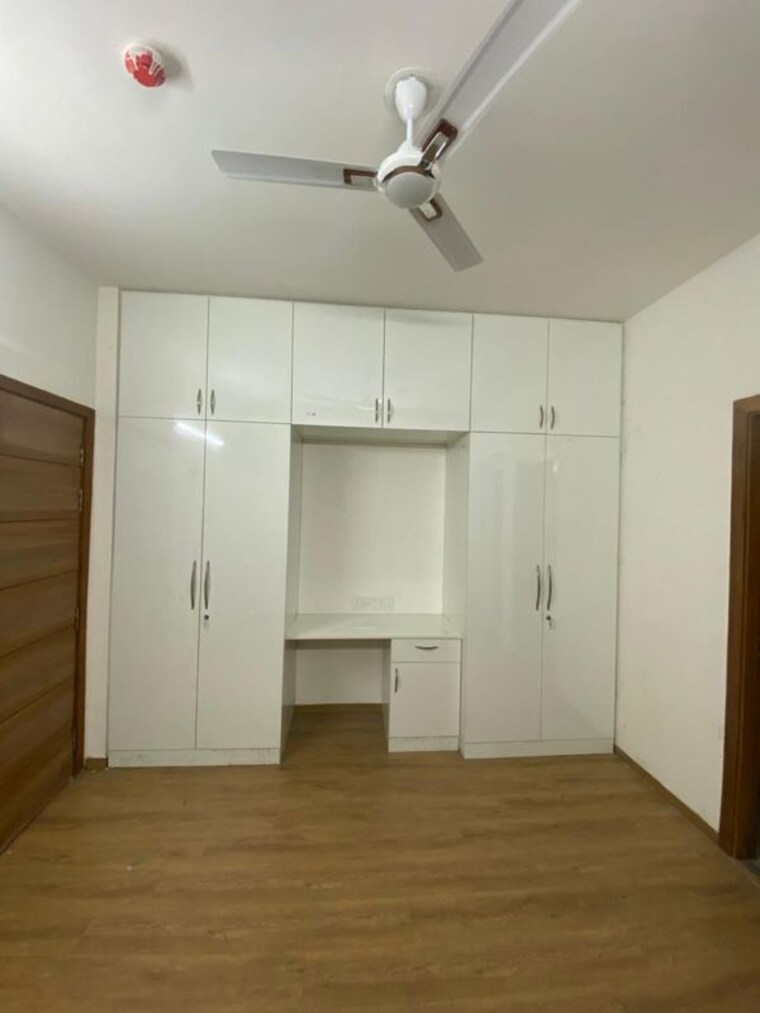 Room, tulip-yellow 3 Bedroom 1704 Sq.Ft. Apartment In Sector 69 Gurgaon 10450421