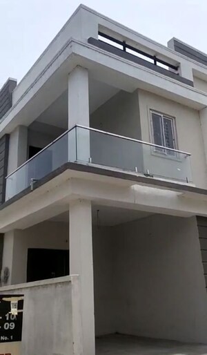 3 BHK Villa For Sale in APR Vaarahi Praveens Hynora, Gagillapur