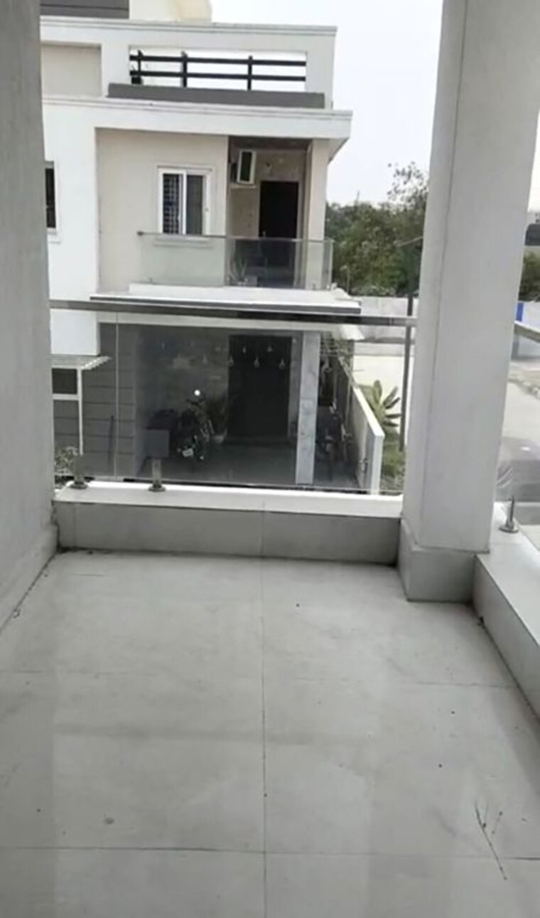 Balcony, apr-vaarahi-praveens-hynora 3 Bedroom 165 Sq.Yd. Villa In Gagillapur Hyderabad 10450292