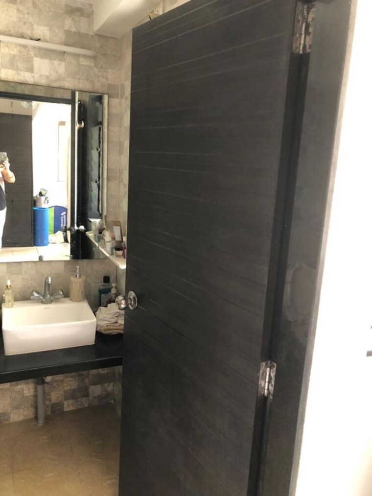 Bathroom, samudra-gaurav 2.5 Bedroom 1350 Sq.Ft. Apartment In Worli Mumbai 10450417
