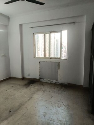 Room in 3 BHK Apartment at Gardenia Gateway, Sector 75 – for Rent