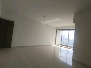 Room in 4 BHK Apartment at Piramal Mahalaxmi, Mahalaxmi – for Rent