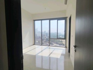 Room in 4 BHK Apartment at Piramal Mahalaxmi, Mahalaxmi – for Rent