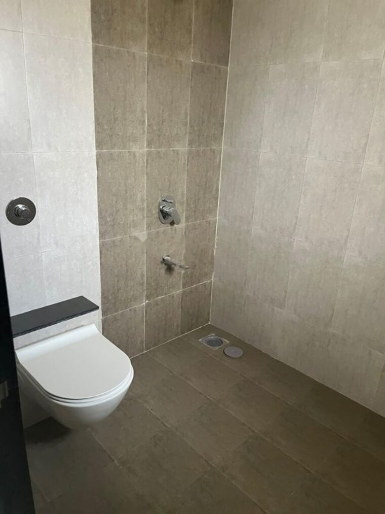 Bathroom, mantra-29-gold-coast-phase-3 3 Bedroom 1200 Sq.Ft. Apartment In Tingre Nagar Pune 10450452