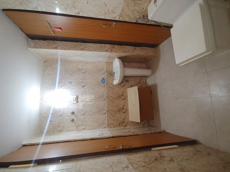 Bathroom, wazirabad 2 Bedroom 450 Sq.Ft. Builder Floor In Wazirabad Gurgaon 10450443