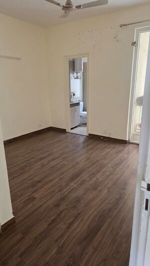 Room in 3.5 BHK Apartment at Smart World Gems, Sector 89 – for Sale