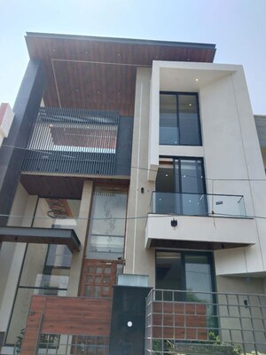 5 BHK Independent House For Sale in Sector 123