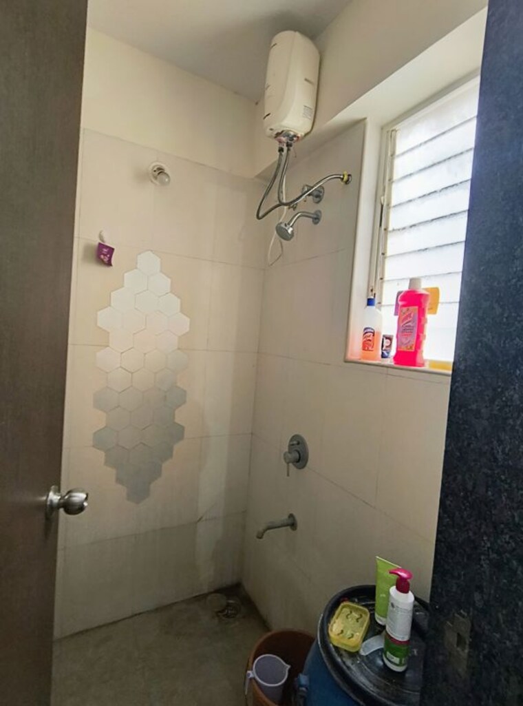 Bathroom, mantra-insignia 1 Bedroom 585 Sq.Ft. Apartment In Mundhwa Pune 10450469