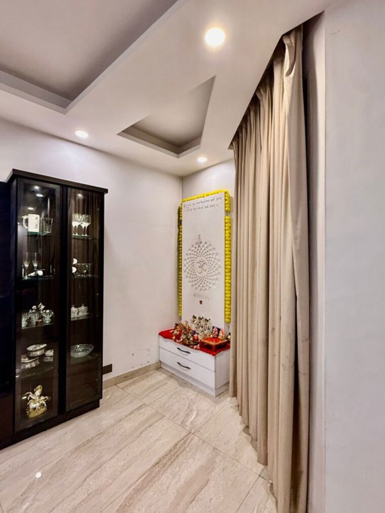 Bedroom, jaypee-green-the-star-court 2 Bedroom 1818 Sq.Ft. Apartment In Jaypee Greens Greater Noida 10450468